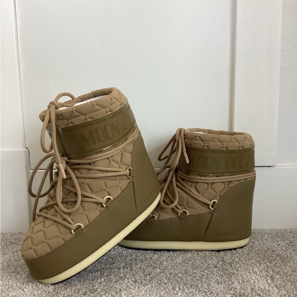 Moon Boot Brand New Icon Quilt Low Boot Caramel Color